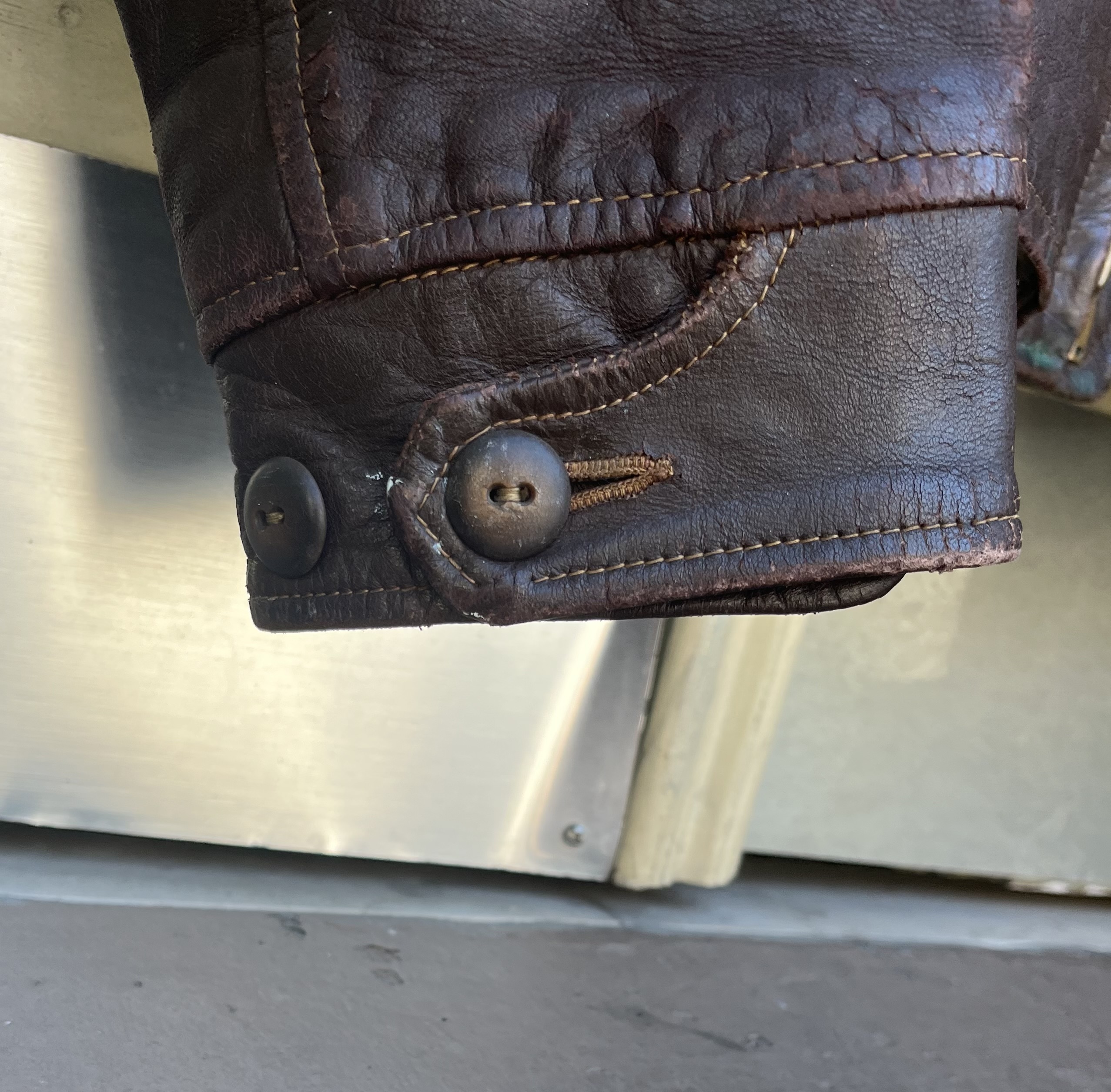 An application scenario or product detail of seattle leather company - Image 24