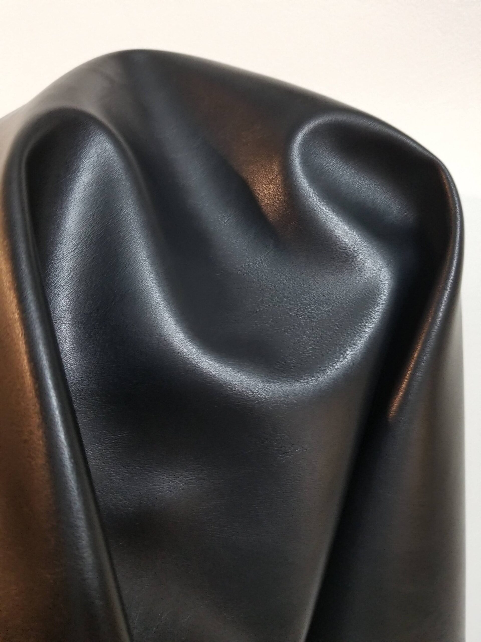 An application scenario or product detail of smooth faux leather - Image 21
