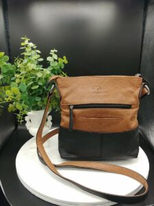 Featured image for the stone and company leather handbags guide