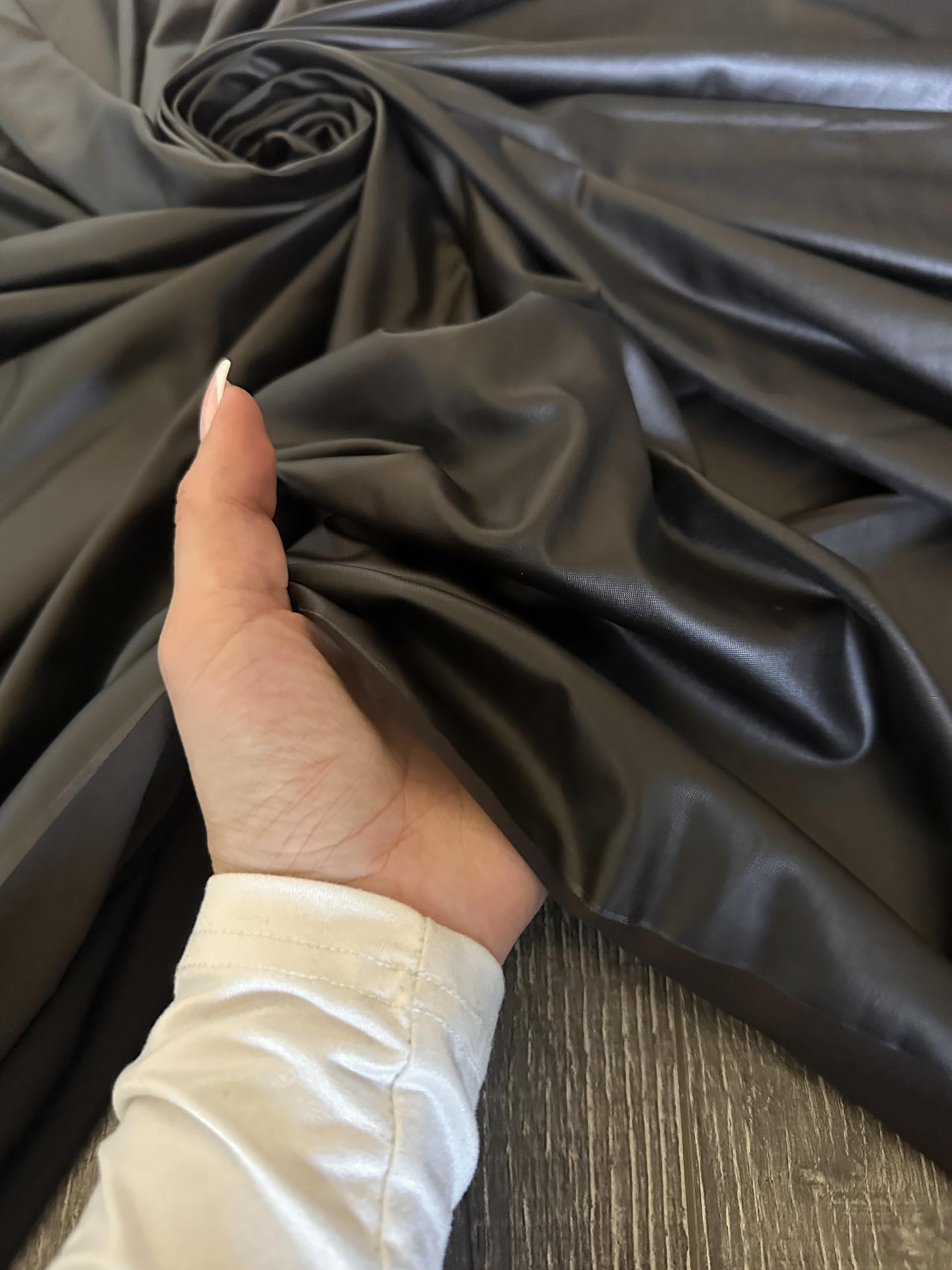 An application scenario or product detail of stretchable leather fabric - Image 14