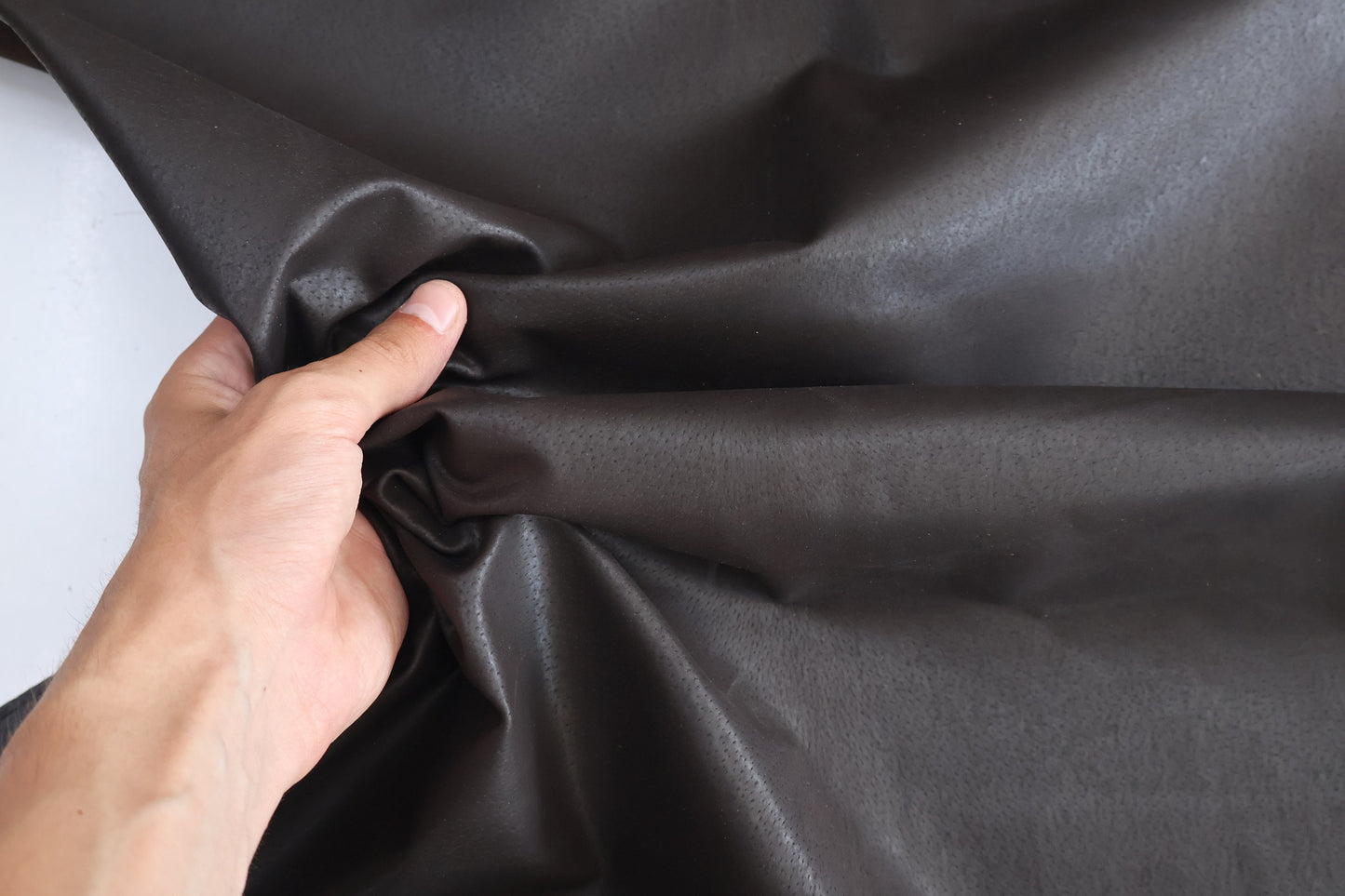 An application scenario or product detail of swine leather - Image 18