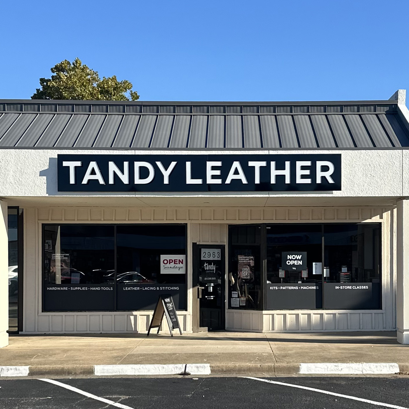 Featured image for the tandy leather company near me guide