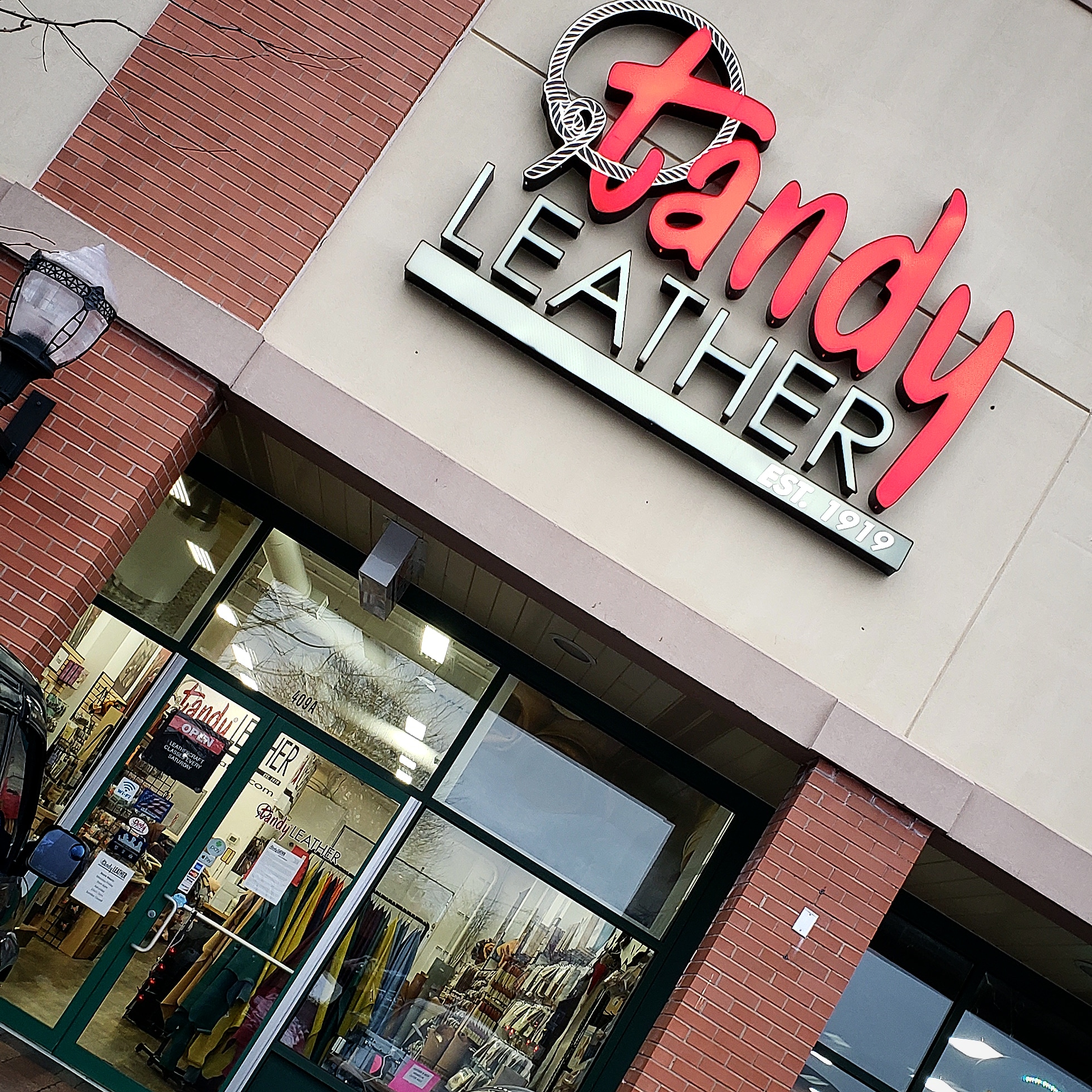 An application scenario or product detail of tandy leather factory outlet - Image 12