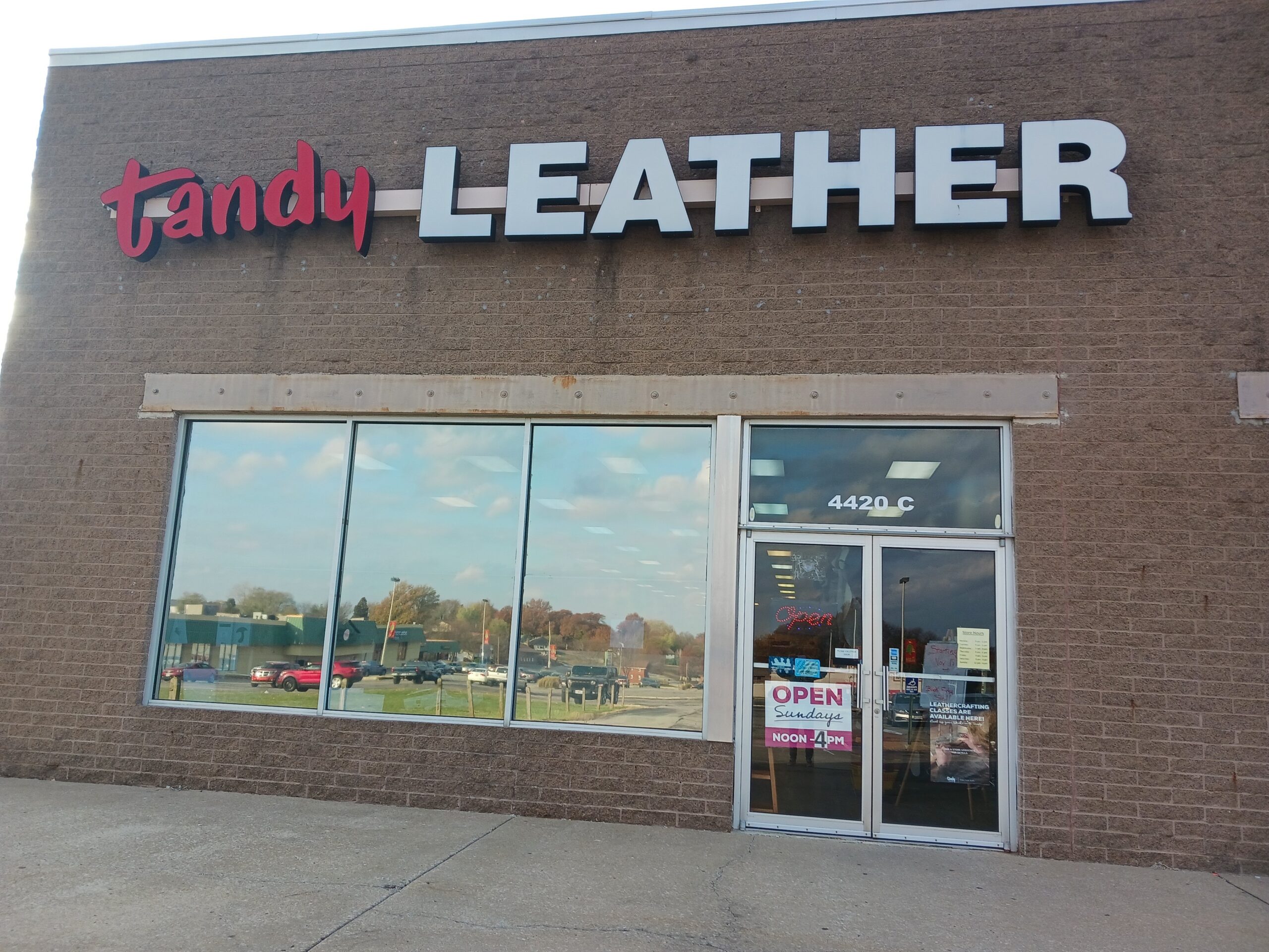 An application scenario or product detail of tandy leather factory outlet - Image 14
