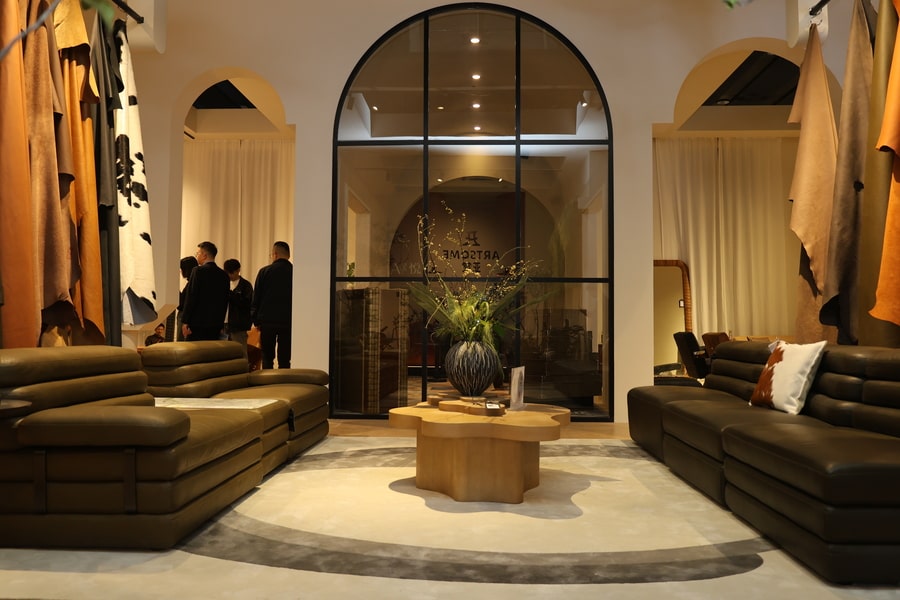 An application scenario or product detail of the leather factory sofa - Image 18