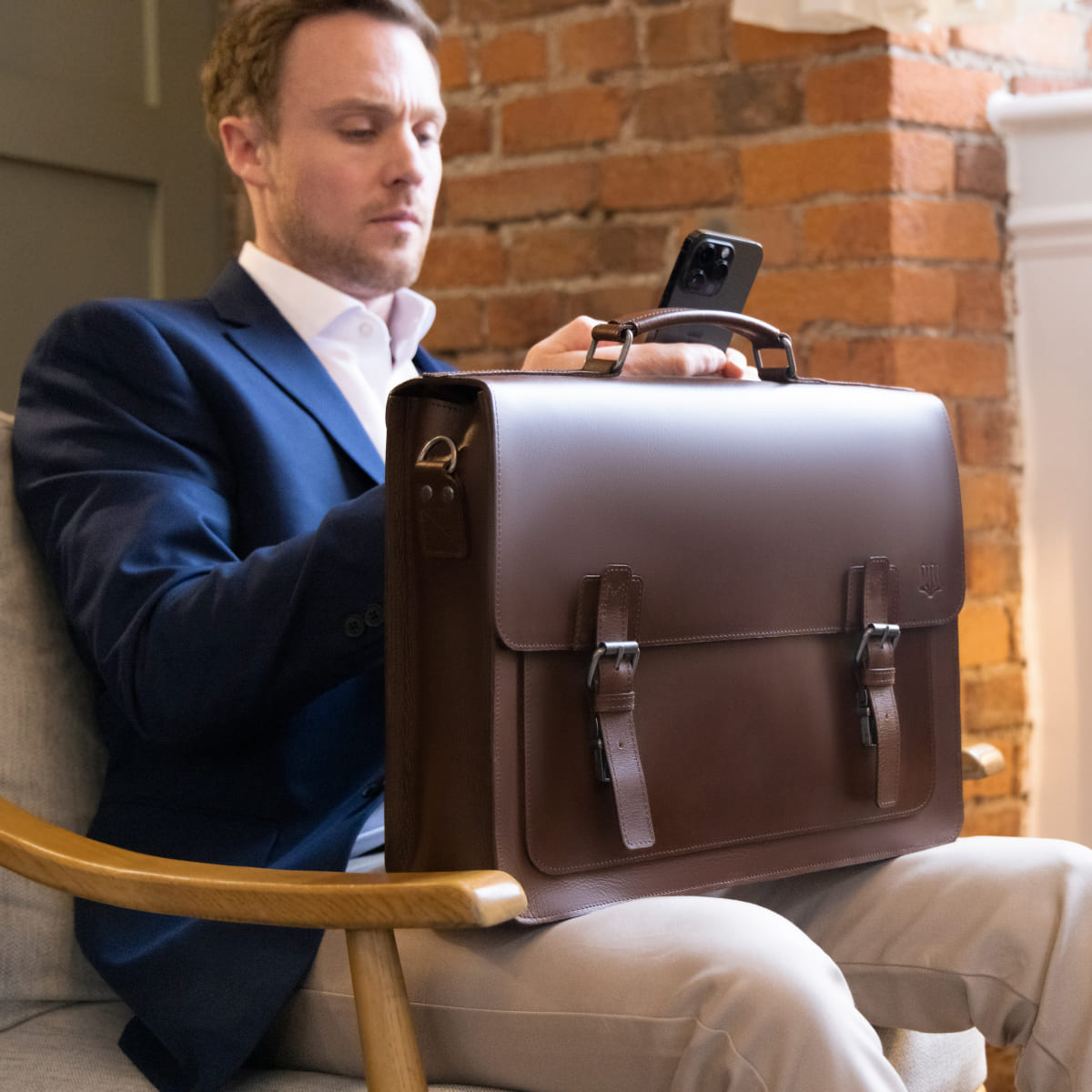 An application scenario or product detail of the real leather company reviews - Image 15