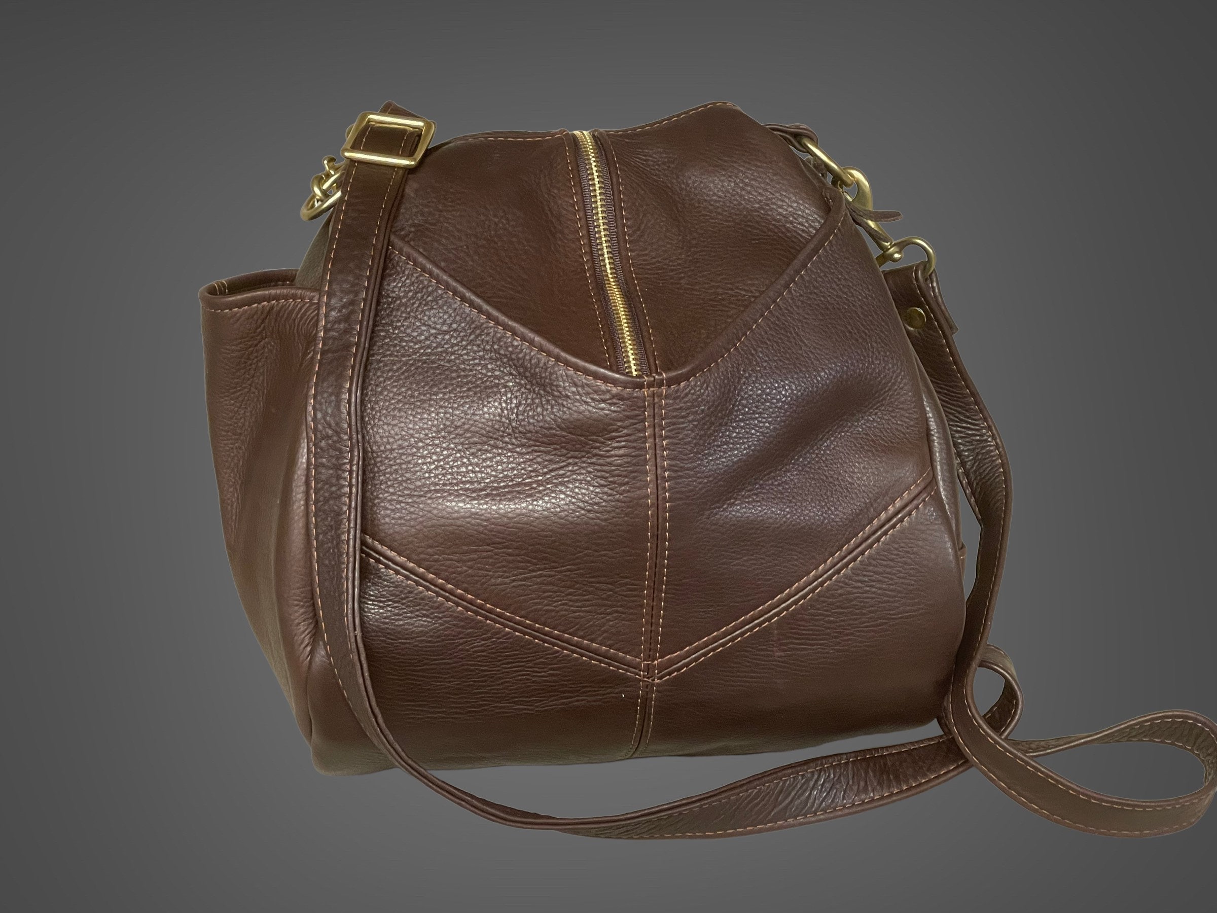 An application scenario or product detail of victoria leather company handbags - Image 3