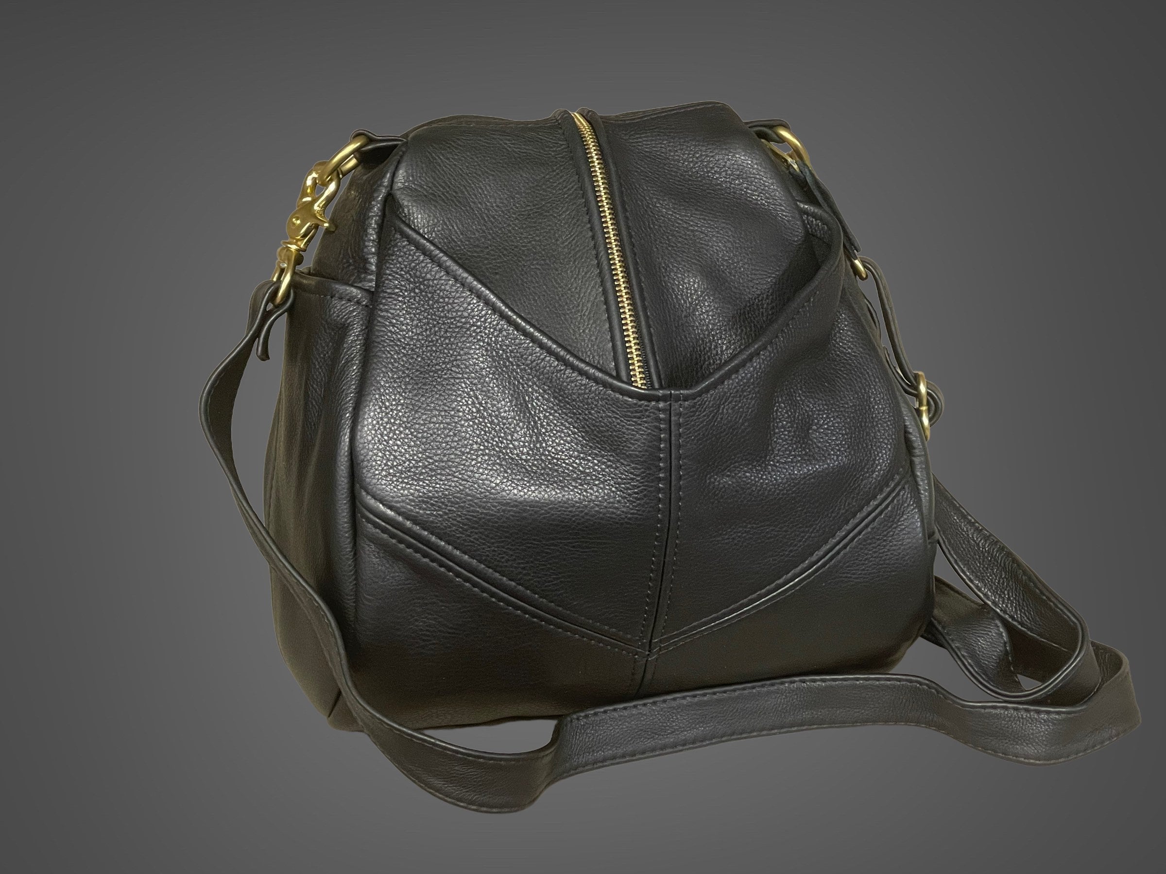 An application scenario or product detail of victoria leather company handbags - Image 6
