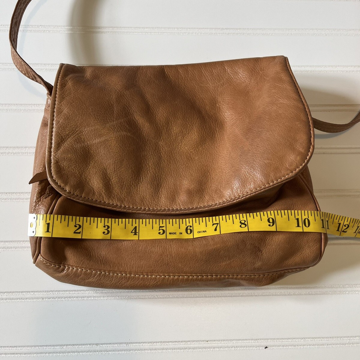 An application scenario or product detail of victoria leather company handbags - Image 15