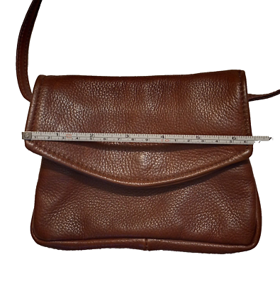 An application scenario or product detail of victoria leather company purses - Image 14