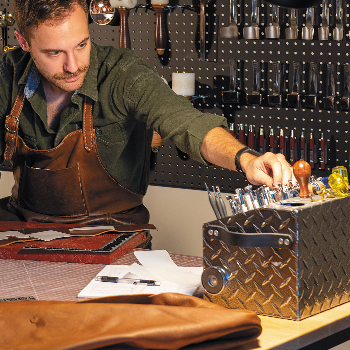 An application scenario or product detail of weaver leather show supply - Image 11