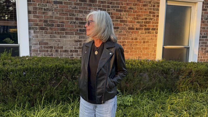 An application scenario or product detail of who makes good leather jackets - Image 9