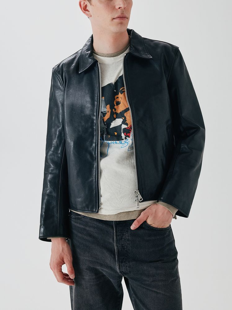 An application scenario or product detail of who makes the best leather jackets - Image 7