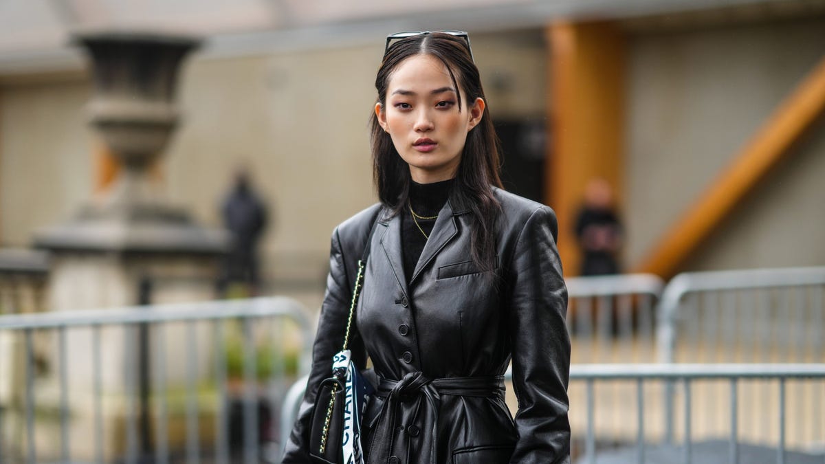 An application scenario or product detail of who makes the best leather jackets - Image 12
