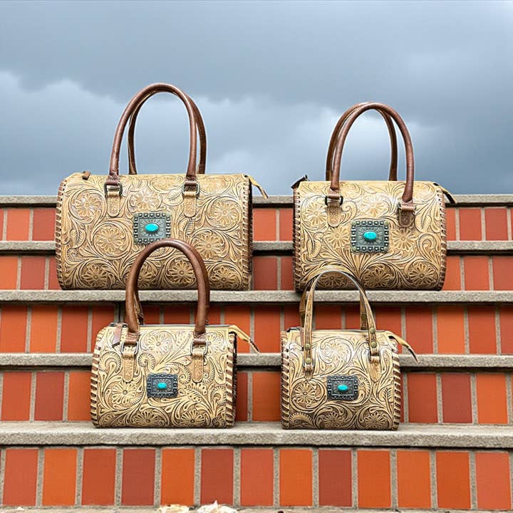 An application scenario or product detail of wholesale handbags leather - Image 14