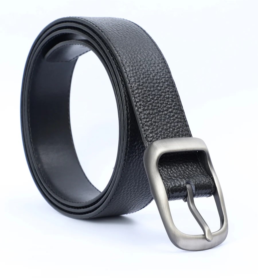 An application scenario or product detail of wholesale leather belts - Image 10