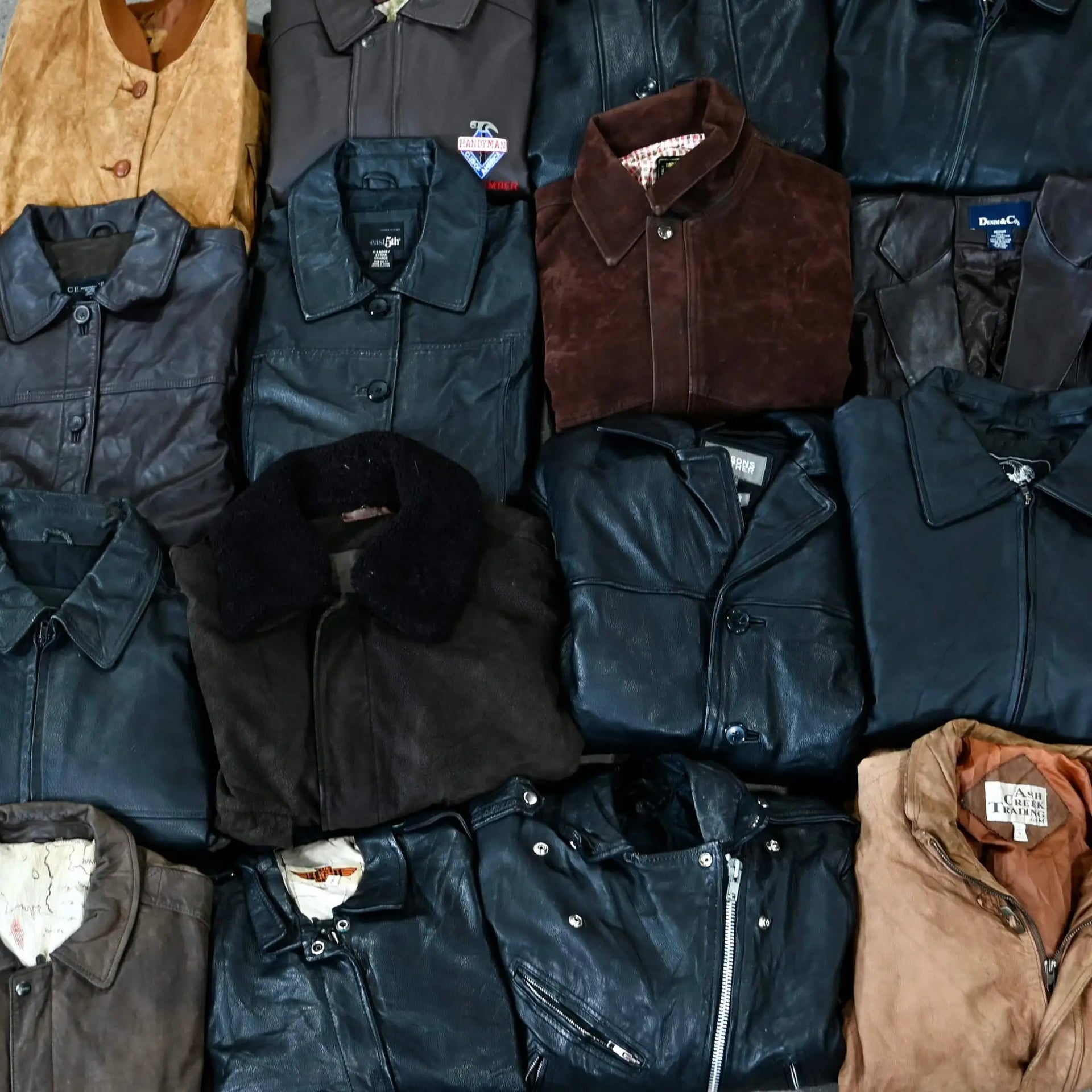 An application scenario or product detail of wholesale leather jackets - Image 3