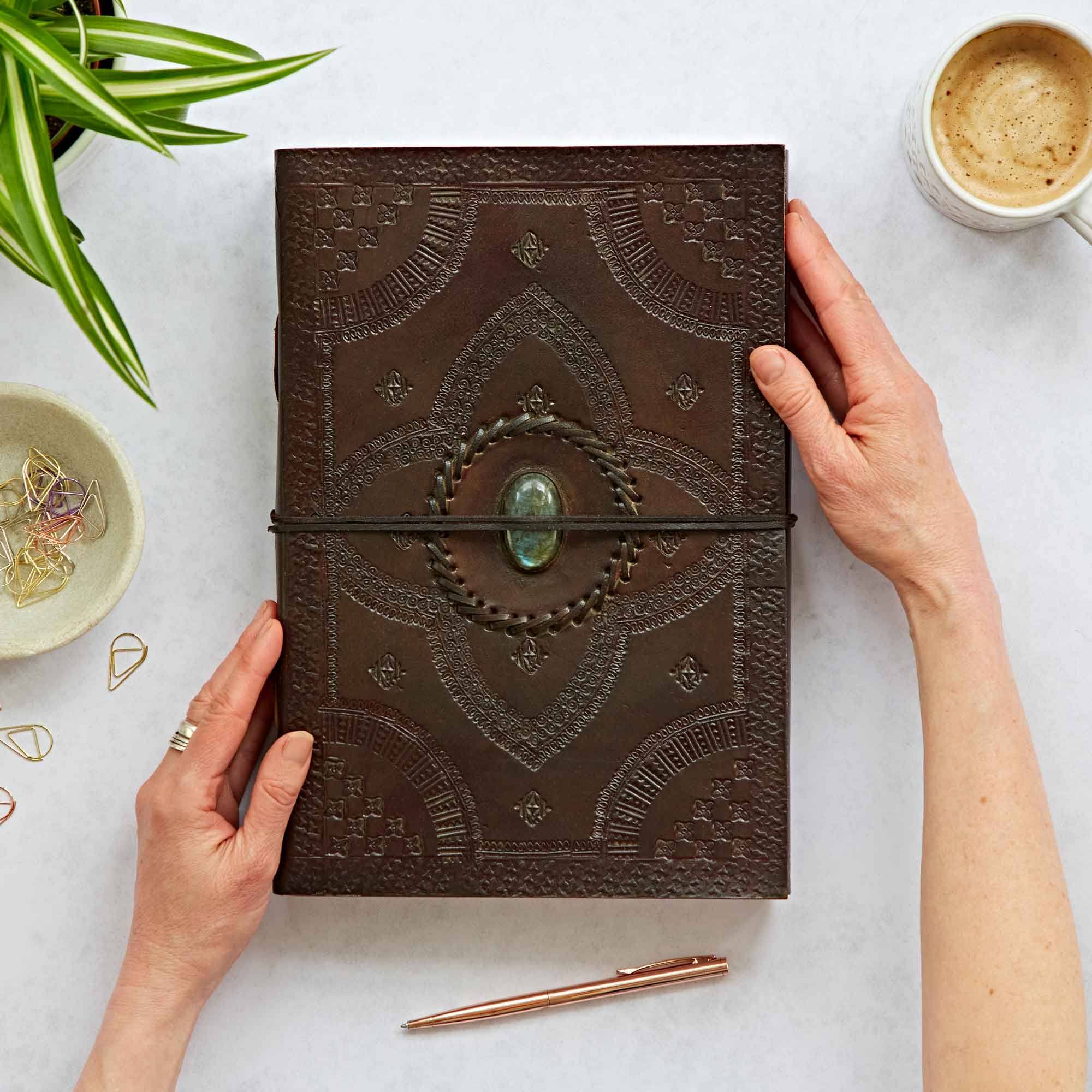 An application scenario or product detail of wholesale leather journals - Image 6