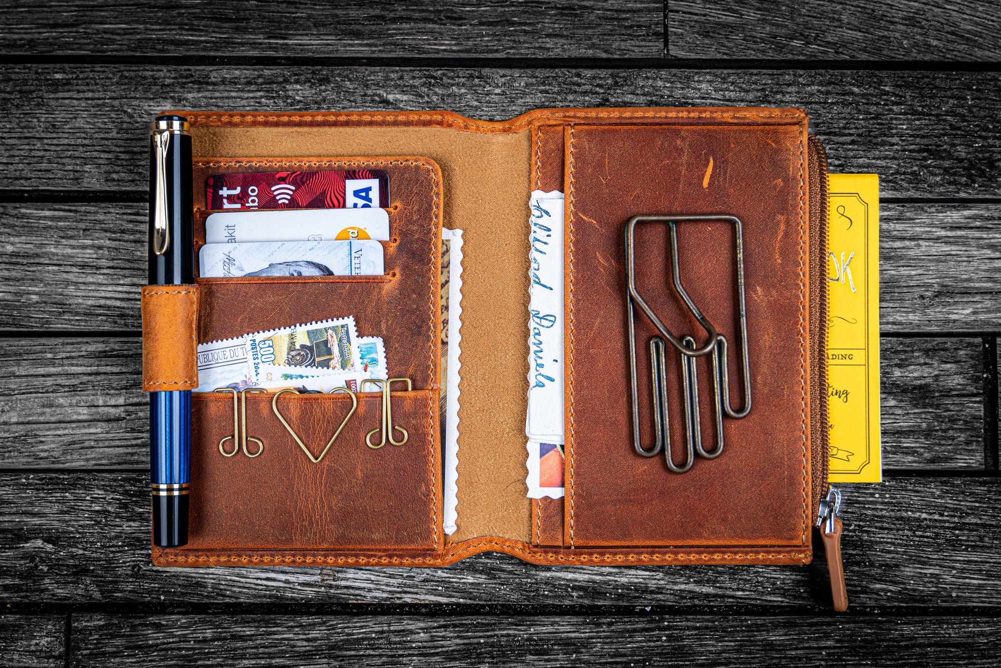An application scenario or product detail of wholesale leather journals - Image 19