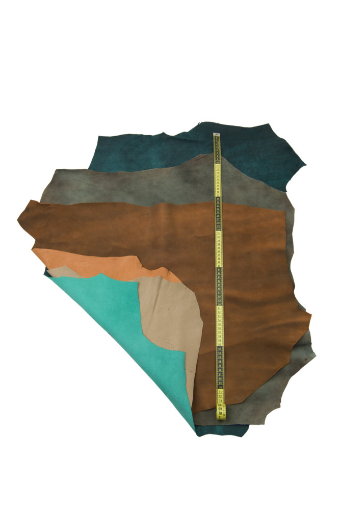 An application scenario or product detail of wholesale leather skins - Image 17