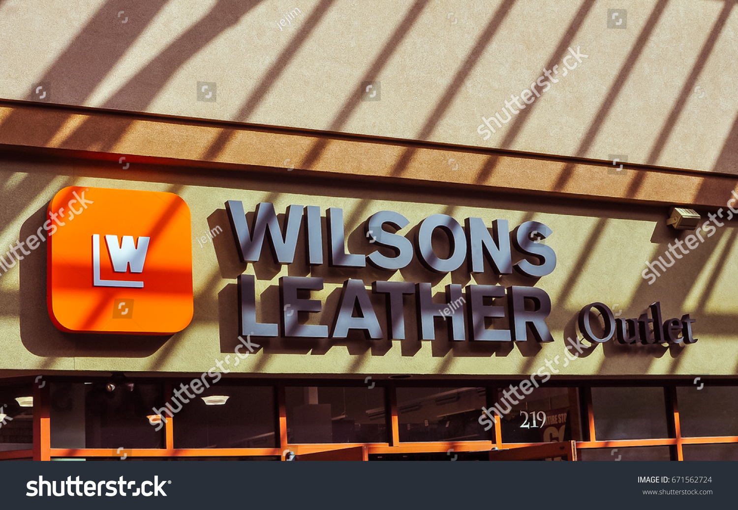 An application scenario or product detail of wilson leather factory outlet - Image 7
