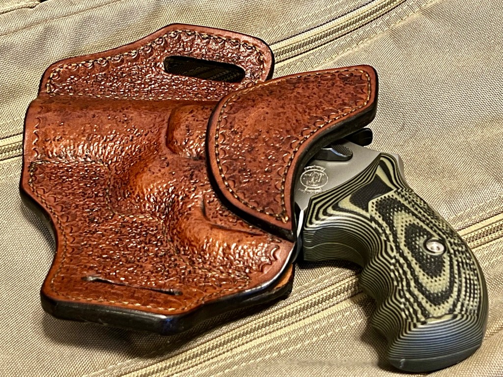 custom leather revolver holsters